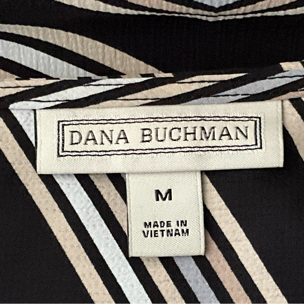 EUC Dana Buchman Chevron Top Work Top Church Clothes Size Medium Pullover